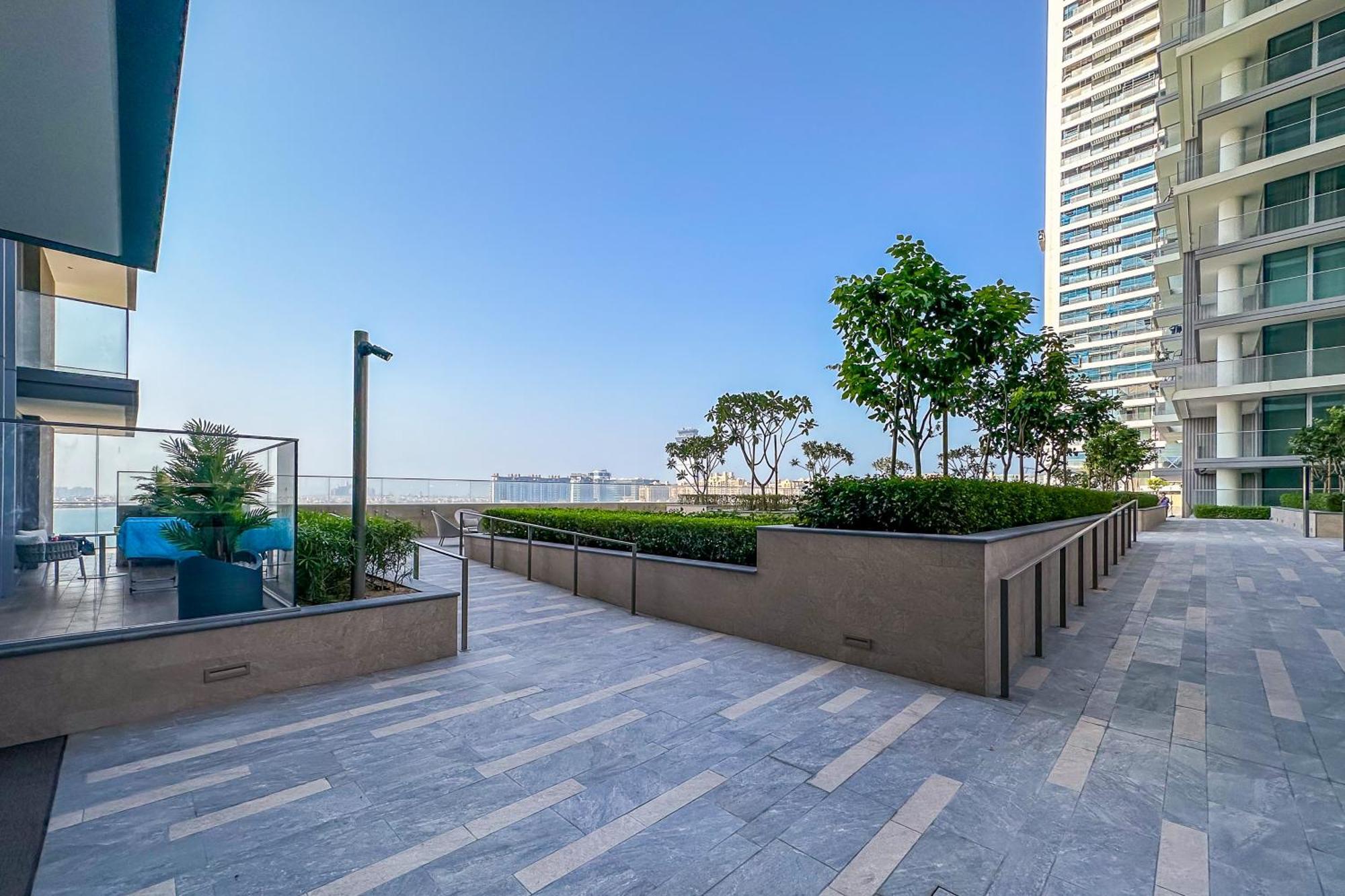 Luxe Living In Beachfront 2 Bedroom In Marina Apartment *