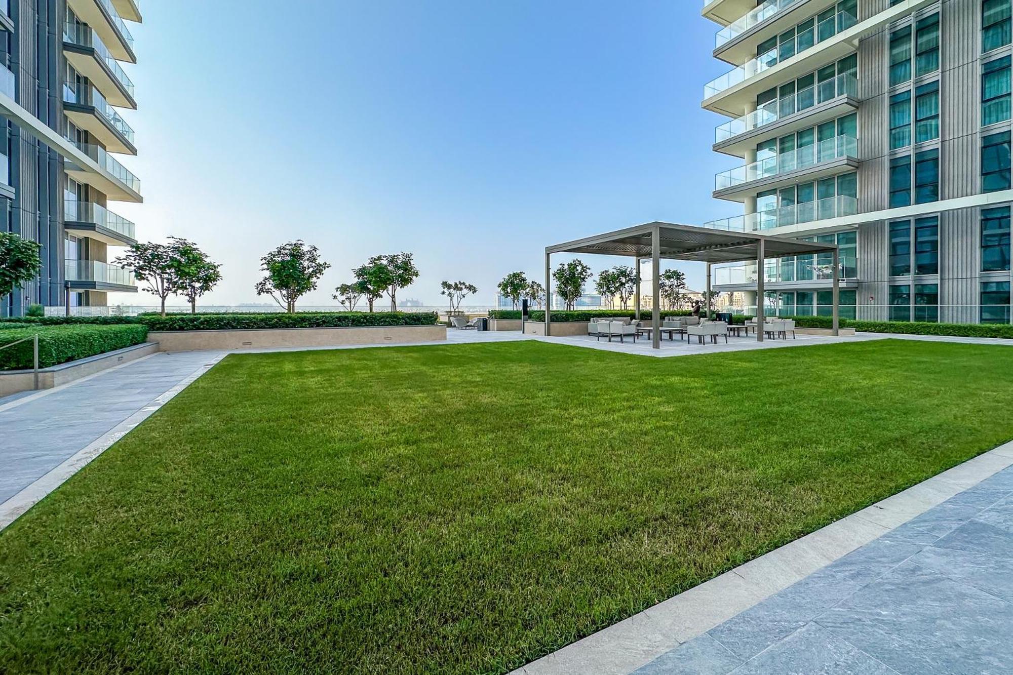 Luxe Living In Beachfront 2 Bedroom In Marina Apartment *