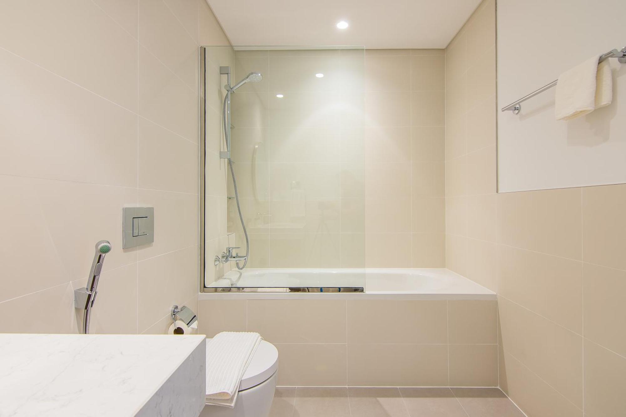 Luxe Living In Beachfront 2 Bedroom In Marina Apartment Dubai